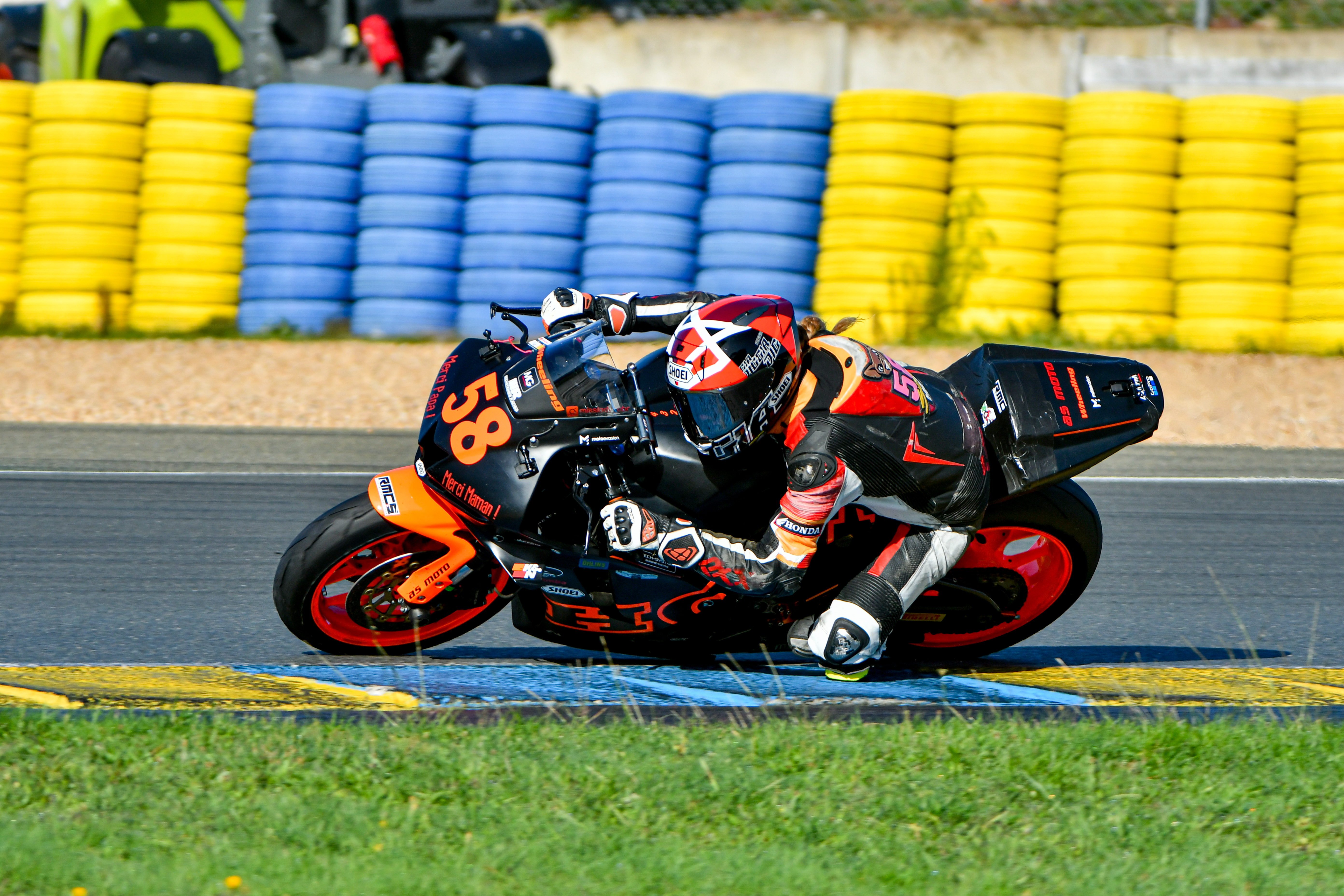 Super Momo en piste